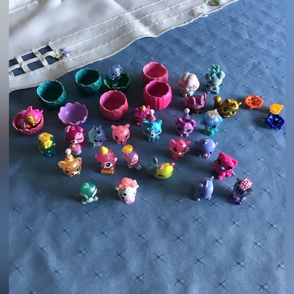33 piece Hatchimal lot - Picture 1 of 3